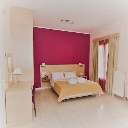 Iridanos Hotel อันติกีรา ภายนอก รูปภาพ