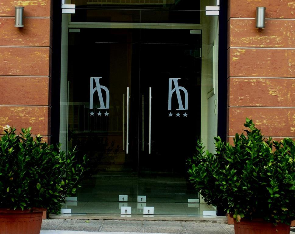 Iridanos Hotel อันติกีรา ภายนอก รูปภาพ