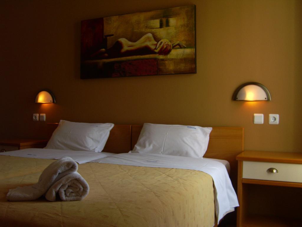 Iridanos Hotel อันติกีรา ภายนอก รูปภาพ