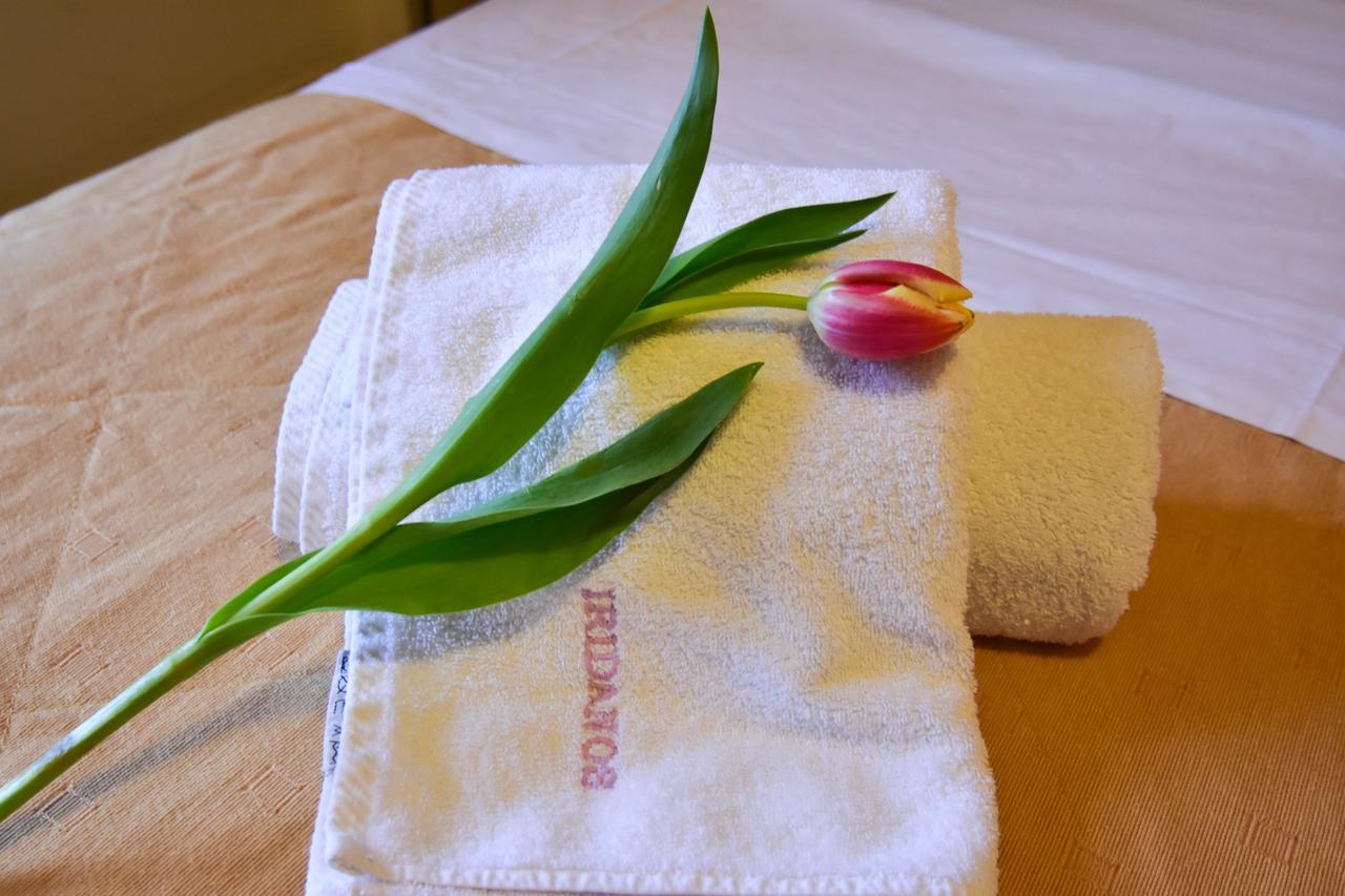 Iridanos Hotel อันติกีรา ภายนอก รูปภาพ