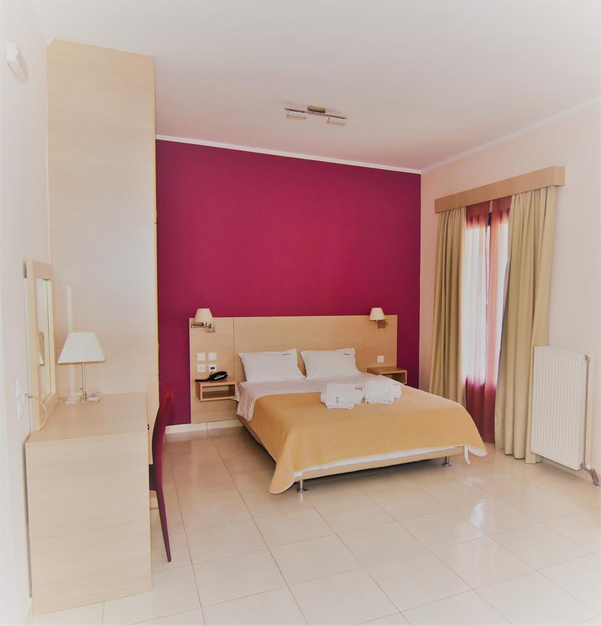 Iridanos Hotel อันติกีรา ภายนอก รูปภาพ